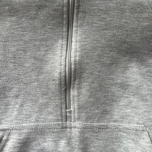 Girl's 1/2 zip sweatshirt size 10Y. 140.  gently worn - Picture 3 of 9